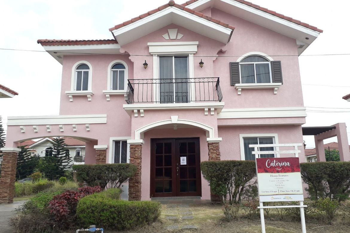 4 Bedroom House for Sale in Lumil, Silang, Cavite