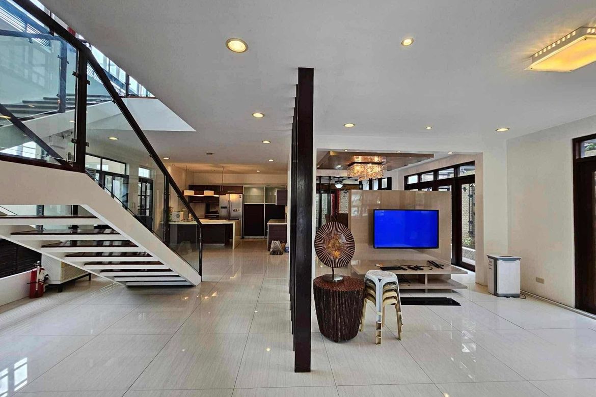 4 Bedroom House for Sale in Mabolo, Cebu City, Cebu