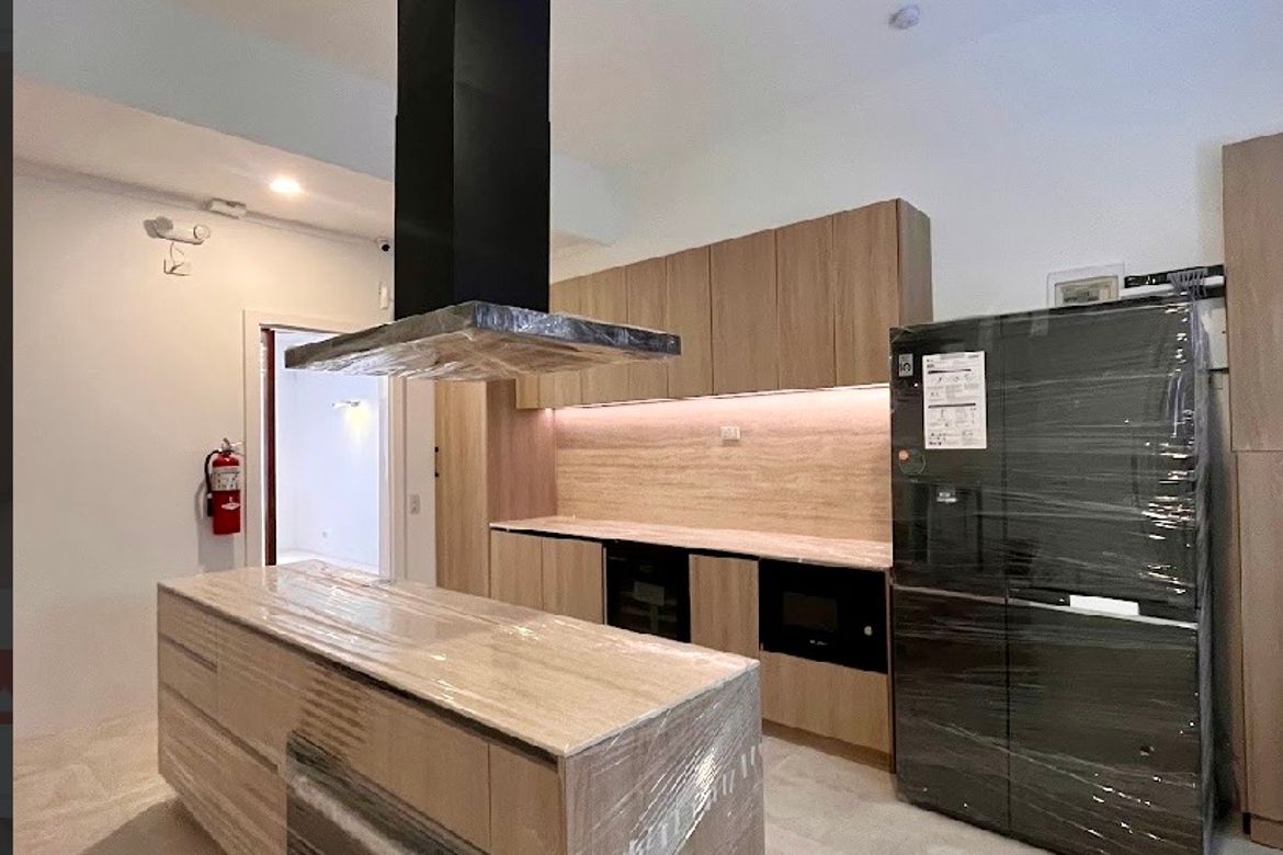 4 Bedroom House for Sale in Magallanes, Makati City near MRT-3 Magallanes – photo 5