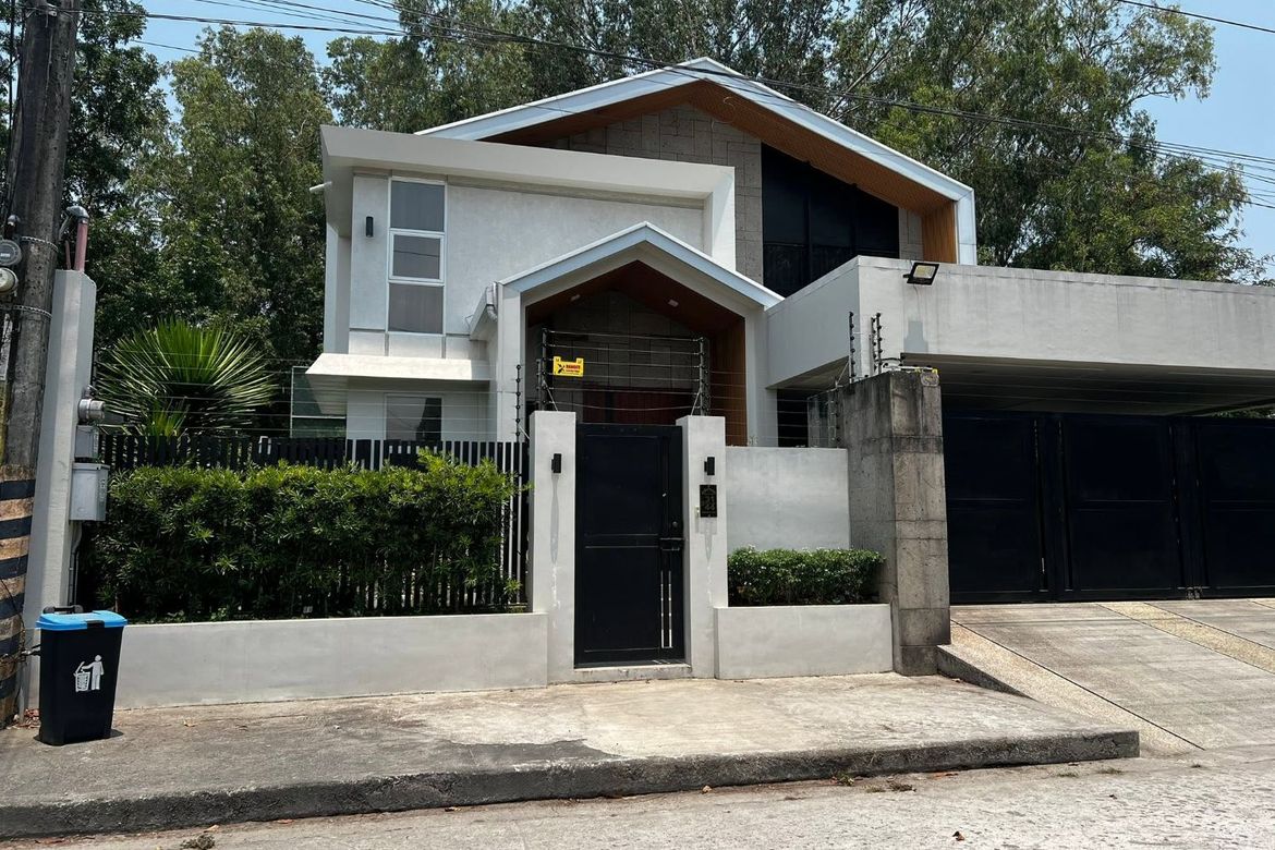 4 Bedroom House for Sale in Magliman, San Fernando, Pampanga