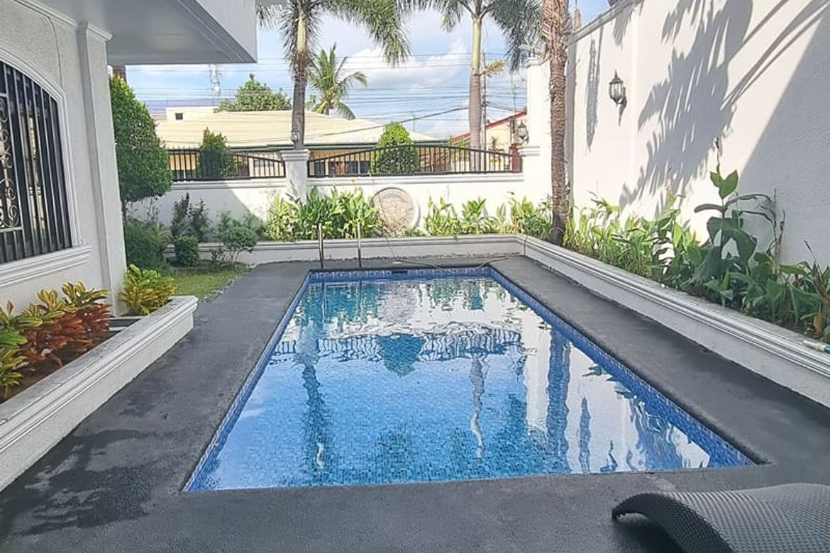 4 Bedroom House for Sale in Malabanias, Angeles, Pampanga
