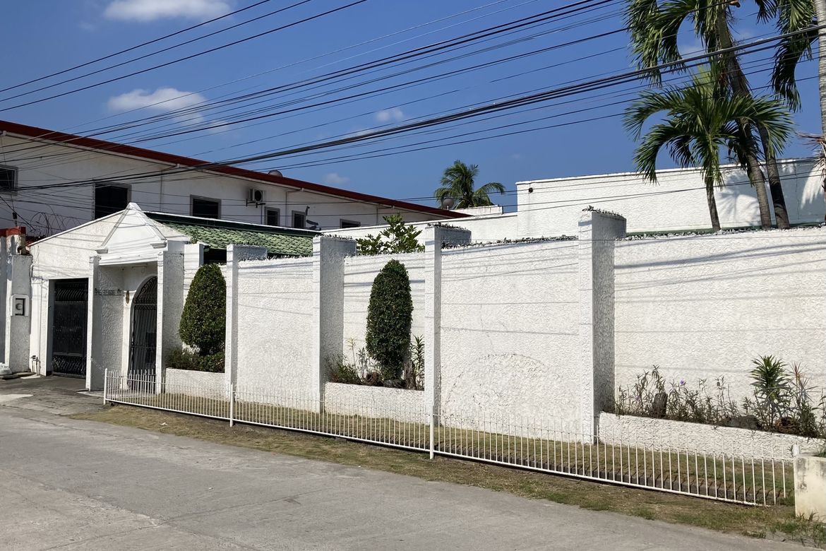 4 Bedroom House for Sale in Malabanias, Angeles, Pampanga – photo 2