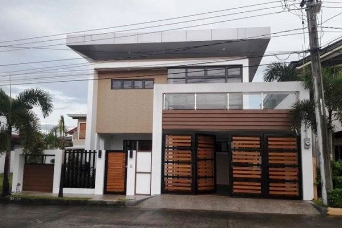 4 Bedroom House for Sale in Malabanias, Angeles, Pampanga