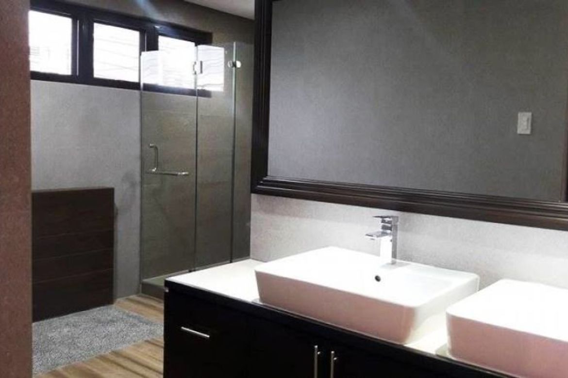 4 Bedroom House for Sale in Malabanias, Angeles, Pampanga – photo 7
