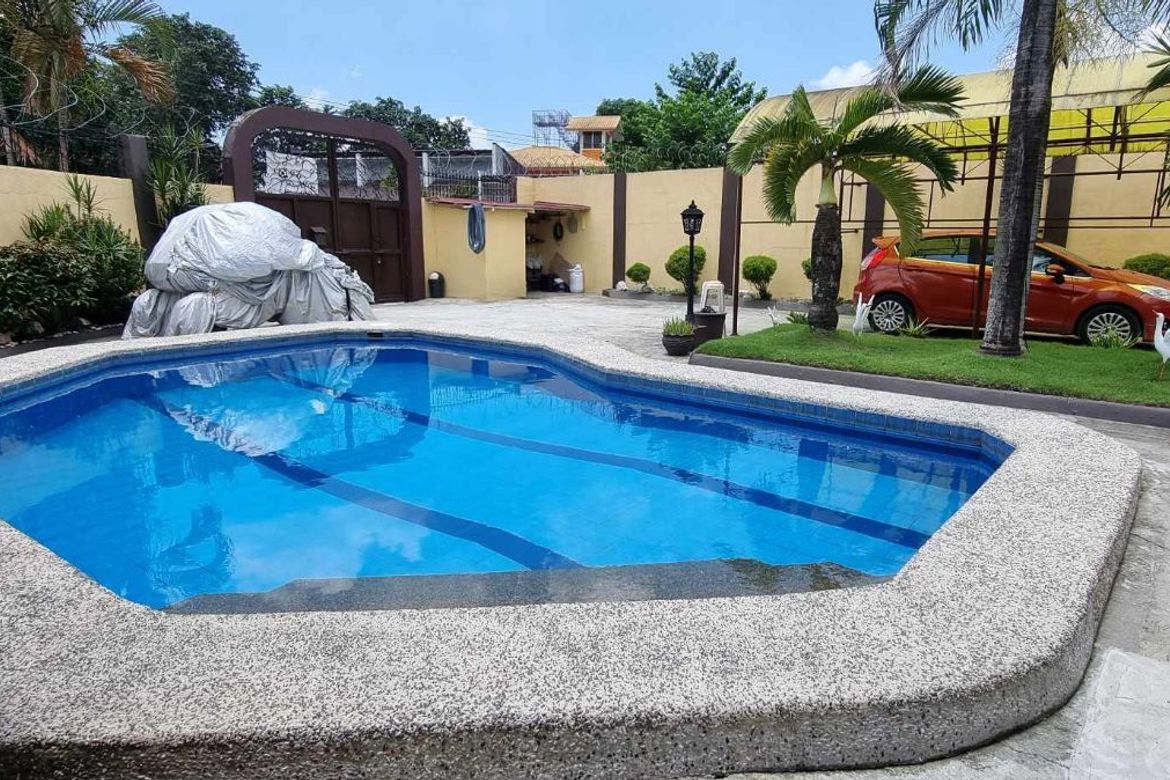 4 Bedroom House for Sale in Malabanias, Angeles, Pampanga