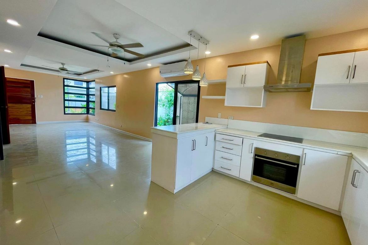 4 Bedroom House for Sale in Mampalasan, Biñan, Laguna