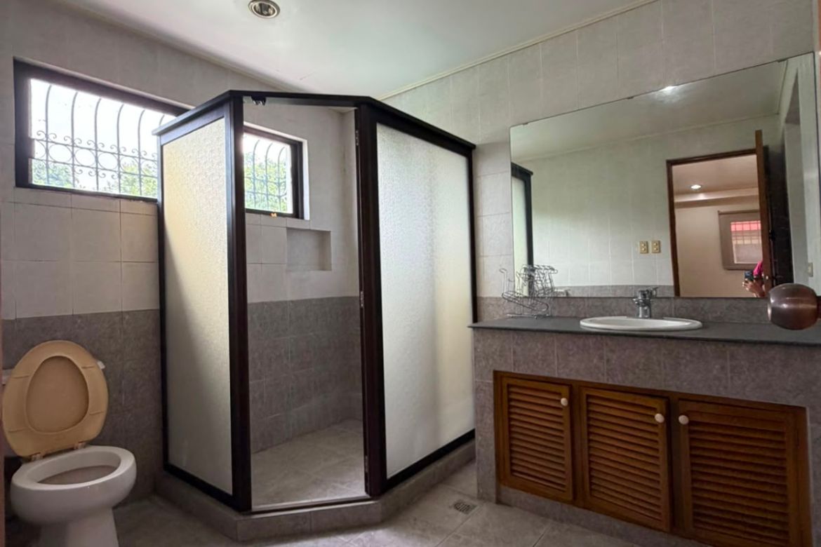 4 Bedroom House for Sale in Mariana, Quezon City, Metro Manila near LRT-2 Gilmore – photo 4