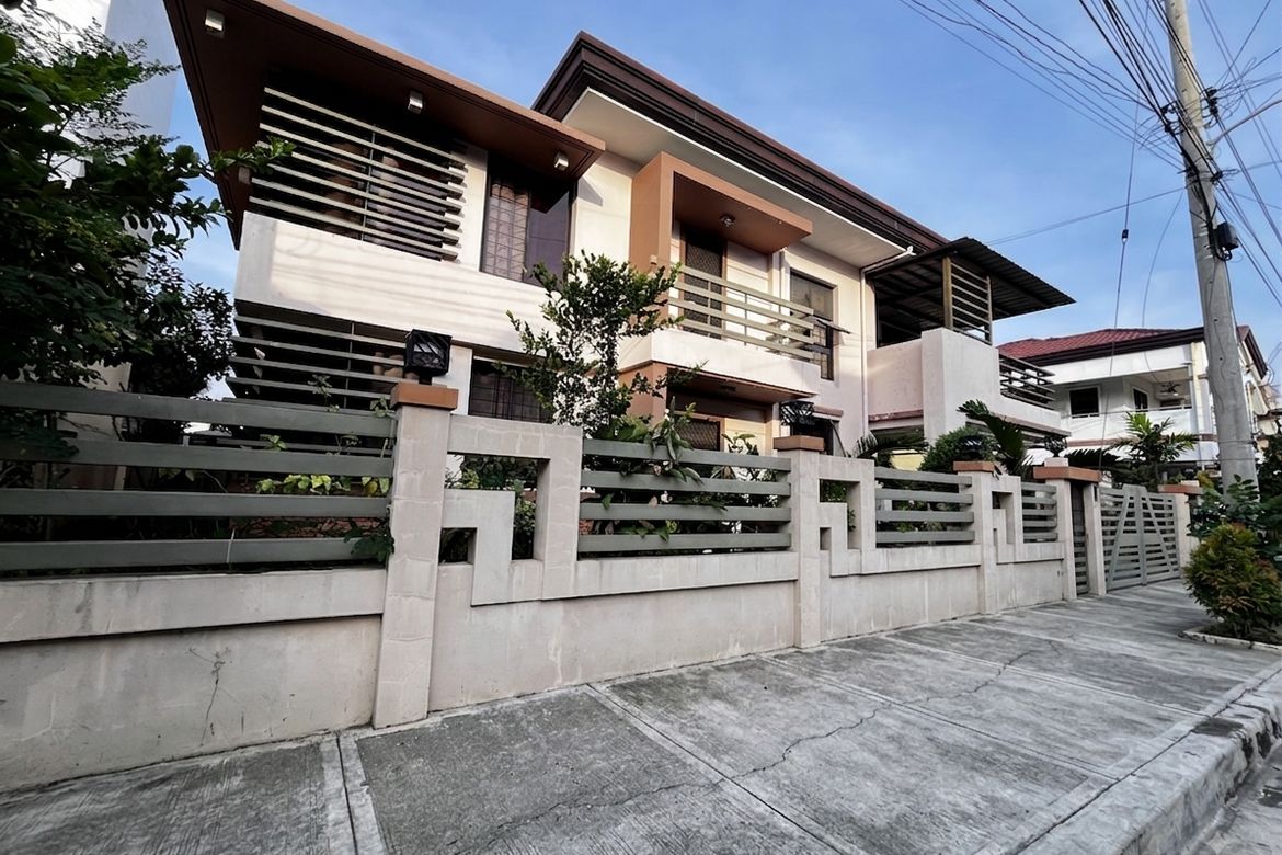 4 Bedroom House for Sale in Matina Crossing, Davao City, Davao del Sur