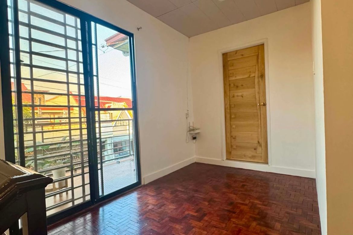 4 Bedroom House for Sale in Mawaque, Mabalacat, Pampanga