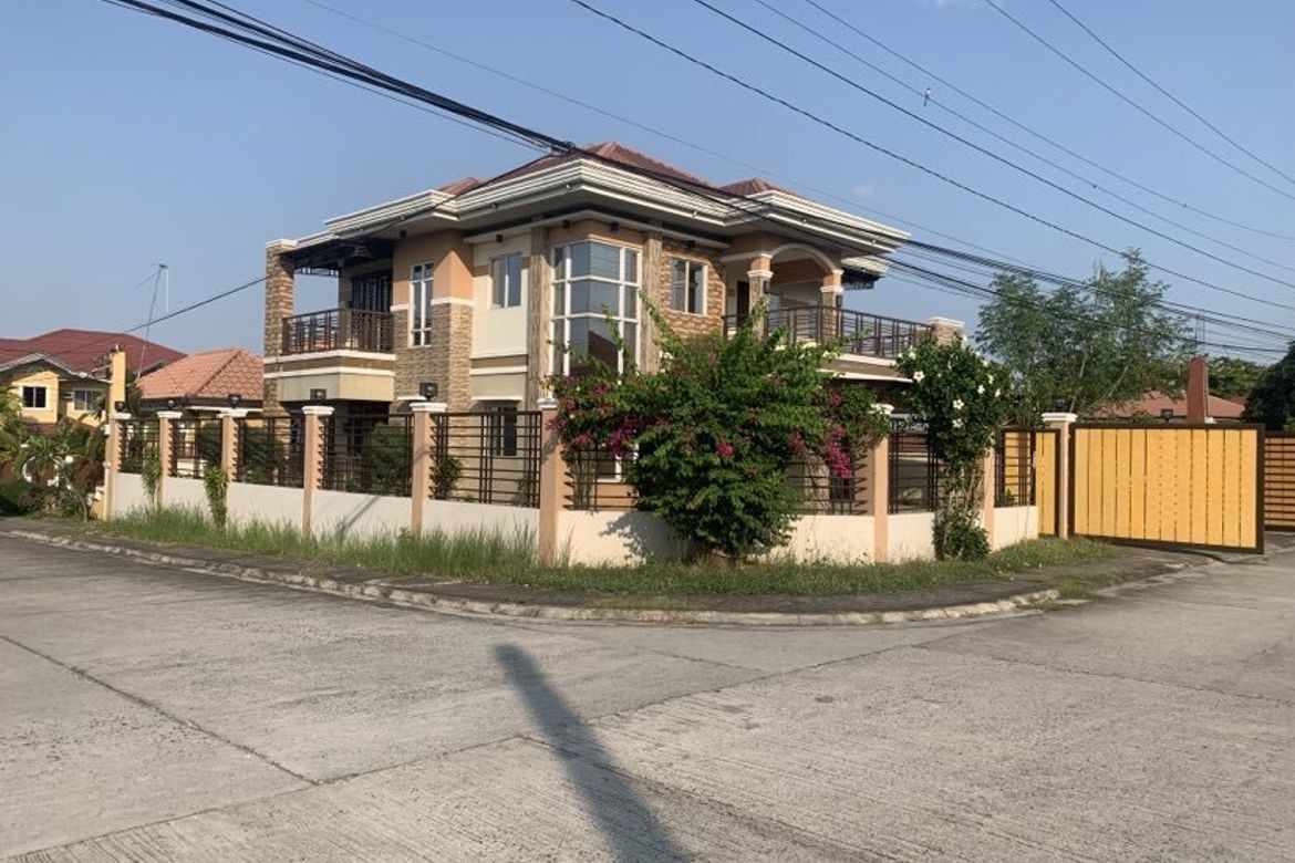 4 Bedroom House for Sale in Mawaque, Mabalacat, Pampanga