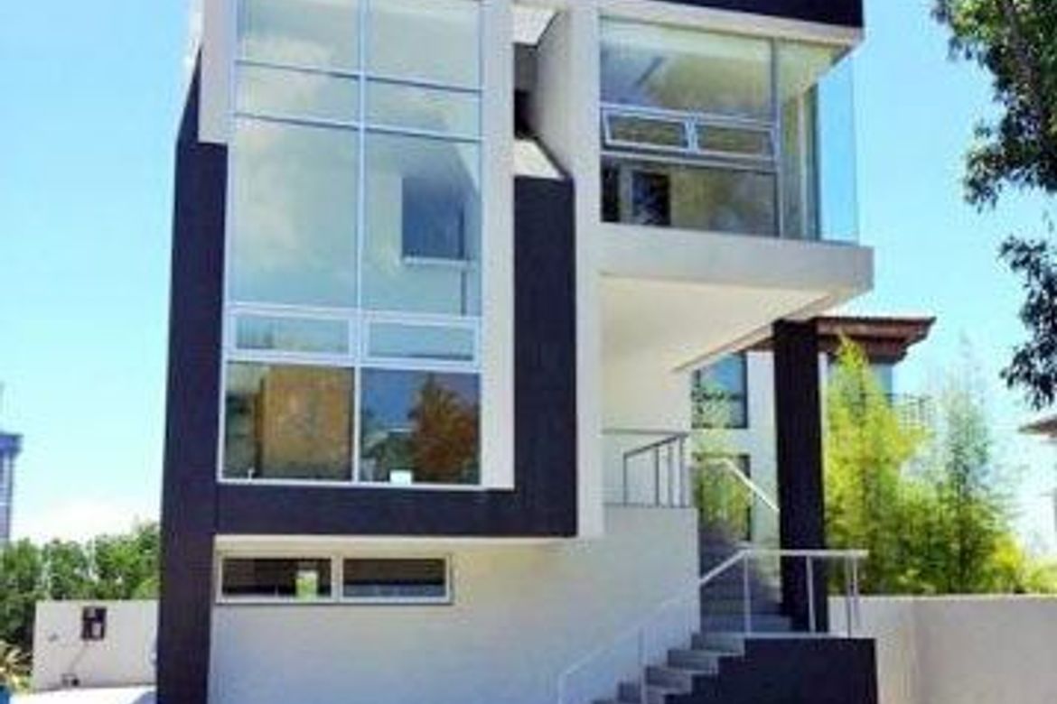 4 Bedroom House for Sale in McKinley Hill Village, McKinley Hill, Taguig, Metro Manila
