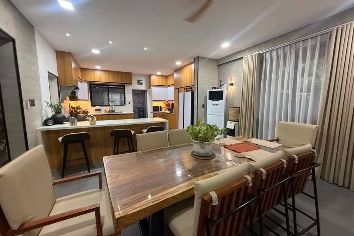 4 Bedroom House for Sale in Merville, Parañaque, Metro Manila – photo 6