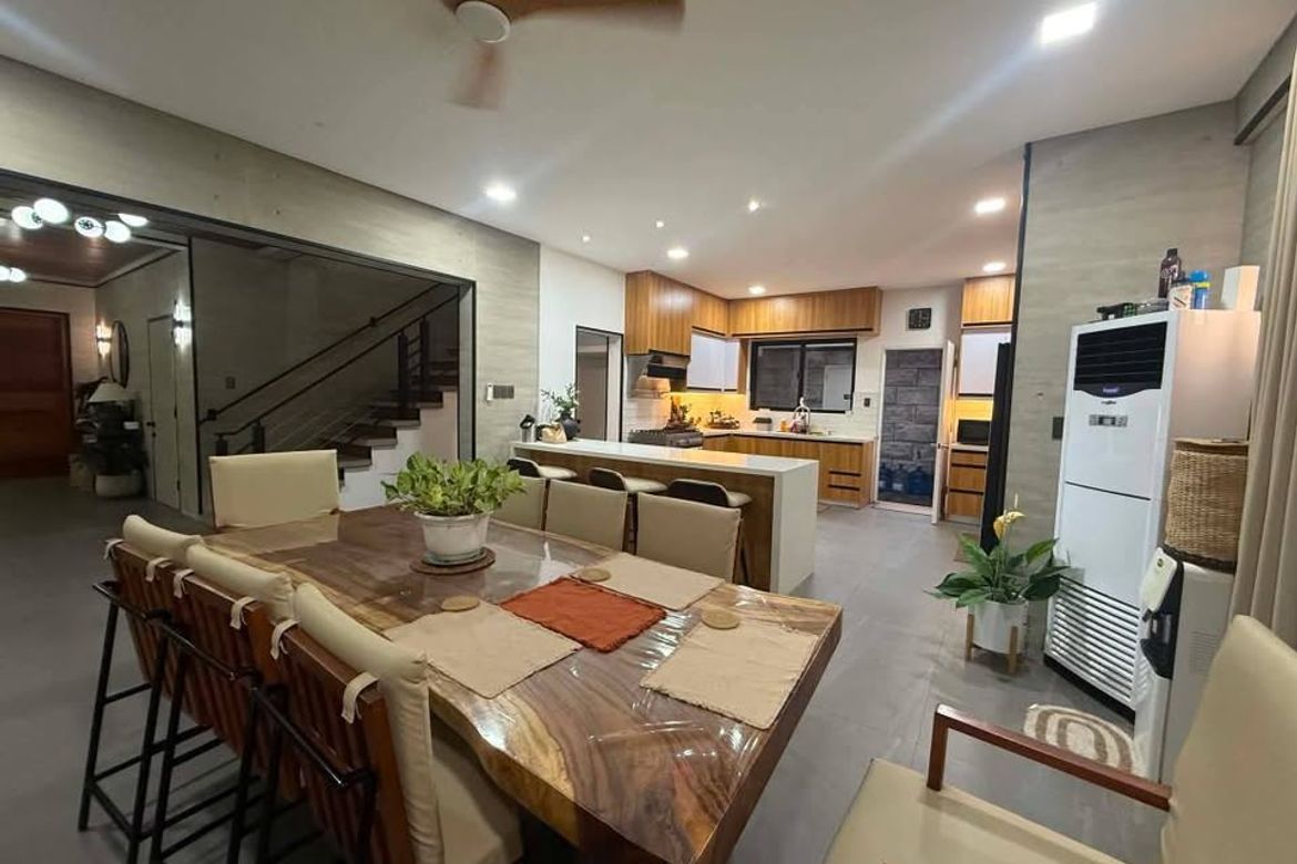 4 Bedroom House for Sale in Merville, Parañaque, Metro Manila – photo 7