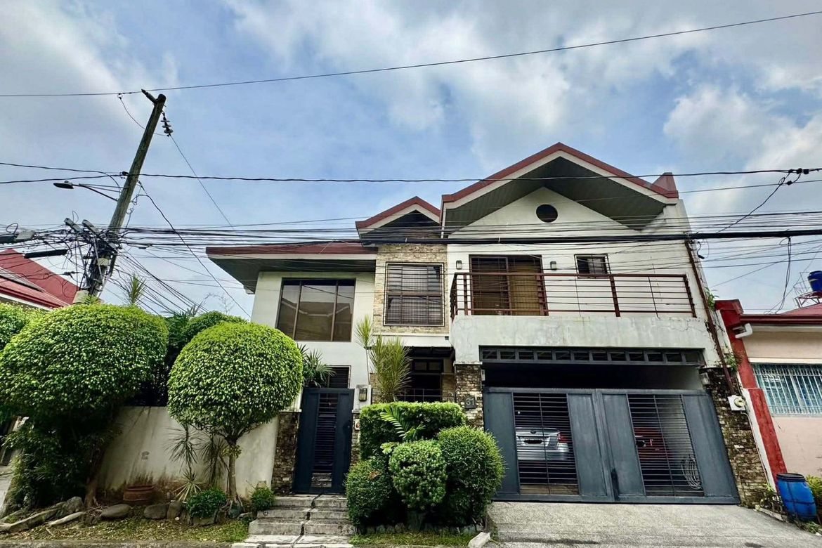 4 Bedroom House for Sale in Merville, Parañaque, Metro Manila