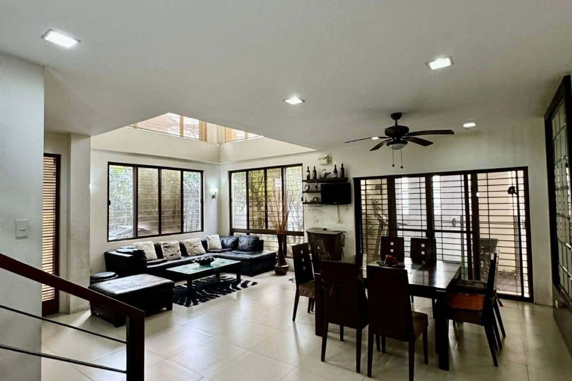 4 Bedroom House for Sale in Merville, Parañaque, Metro Manila – photo 2