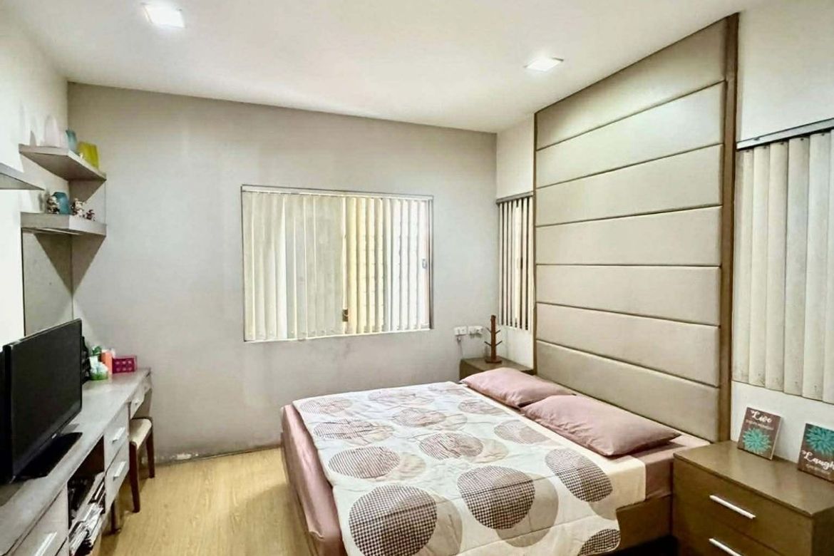 4 Bedroom House for Sale in Merville, Parañaque, Metro Manila – photo 6