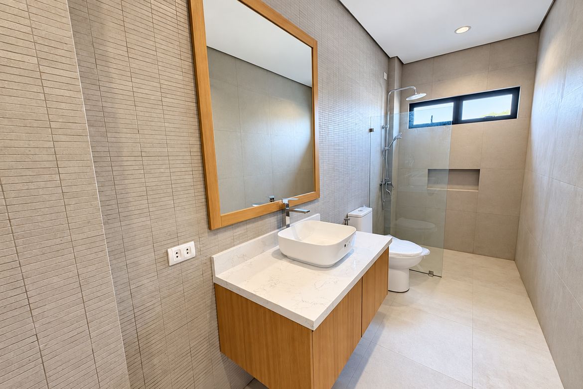 4 Bedroom House for Sale in Merville, Parañaque, Metro Manila – photo 3