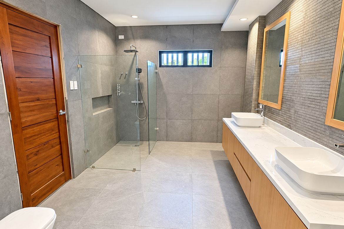 4 Bedroom House for Sale in Merville, Parañaque, Metro Manila – photo 4