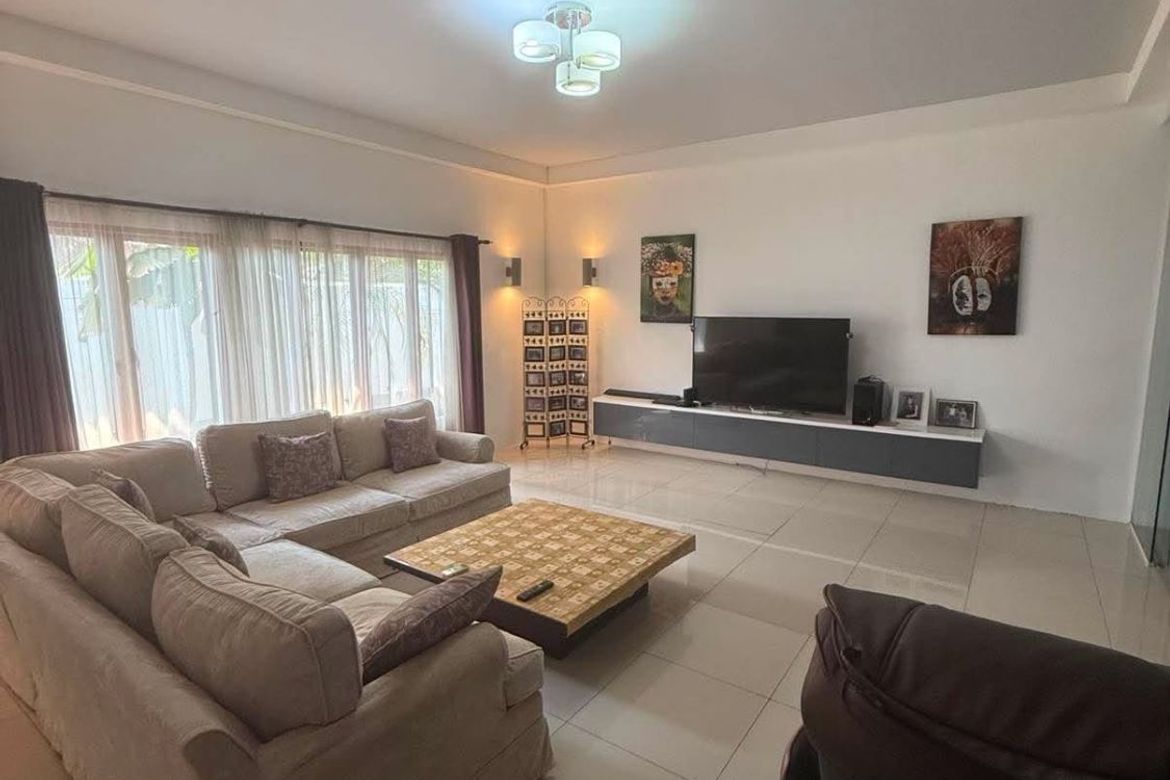4 Bedroom House for Sale in Merville, Parañaque, Metro Manila