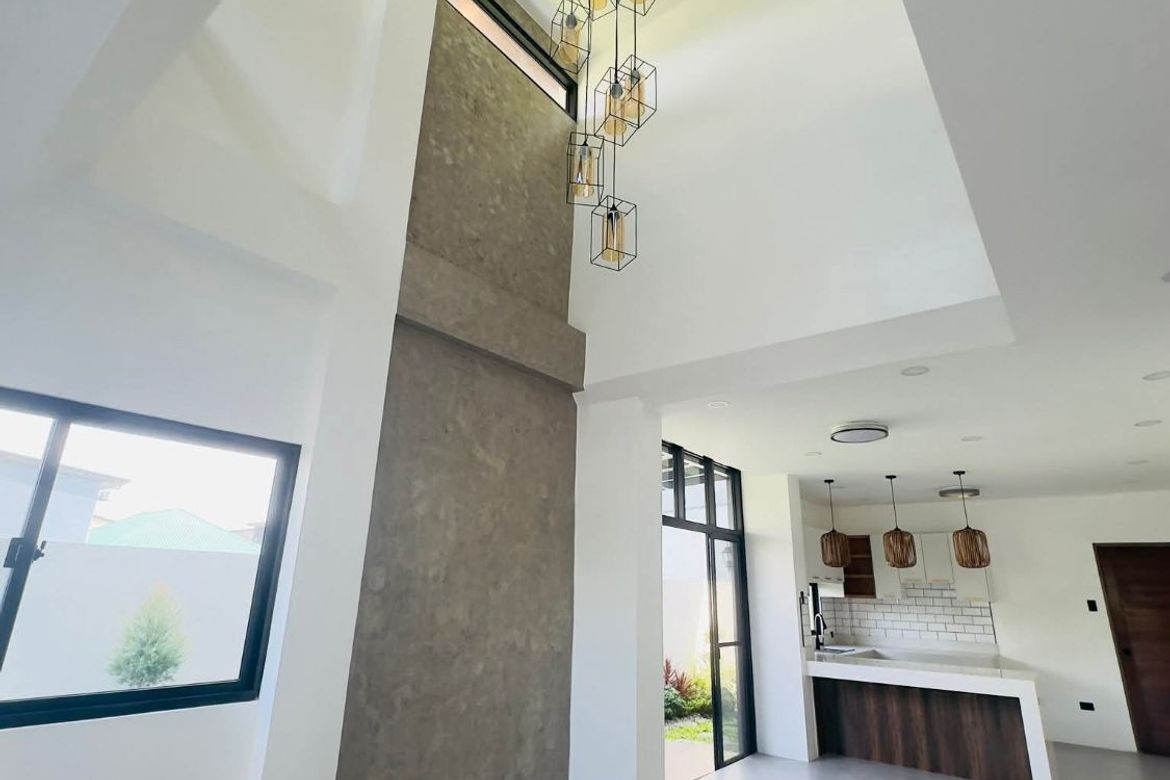 4 Bedroom House for Sale in Mining, Angeles, Pampanga – photo 3