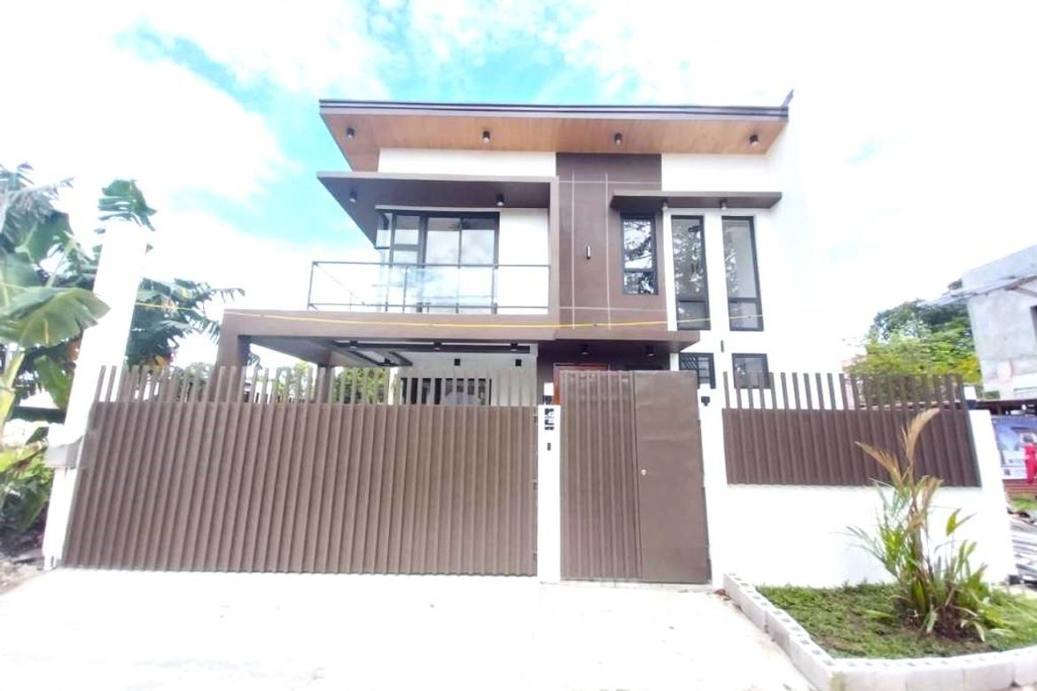 4 Bedroom House for Sale in Molino III, Bacoor, Cavite