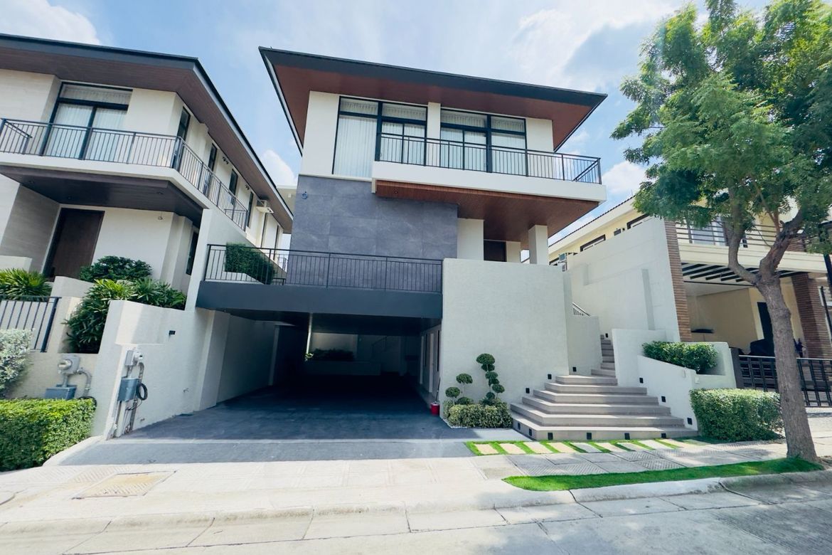 4 Bedroom House for Sale in Molino IV, Bacoor, Cavite