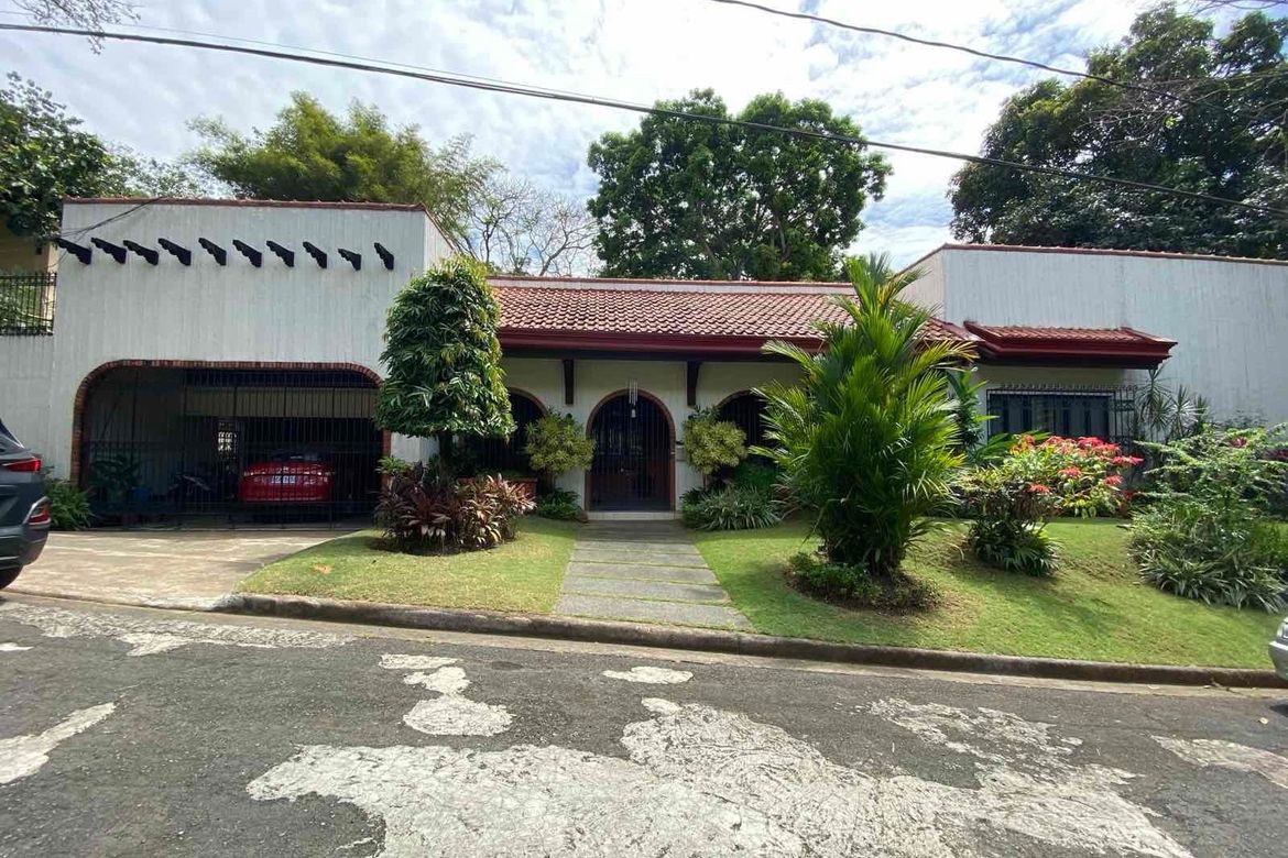 4 Bedroom House for Sale in Muntingdilaw, Antipolo, Rizal