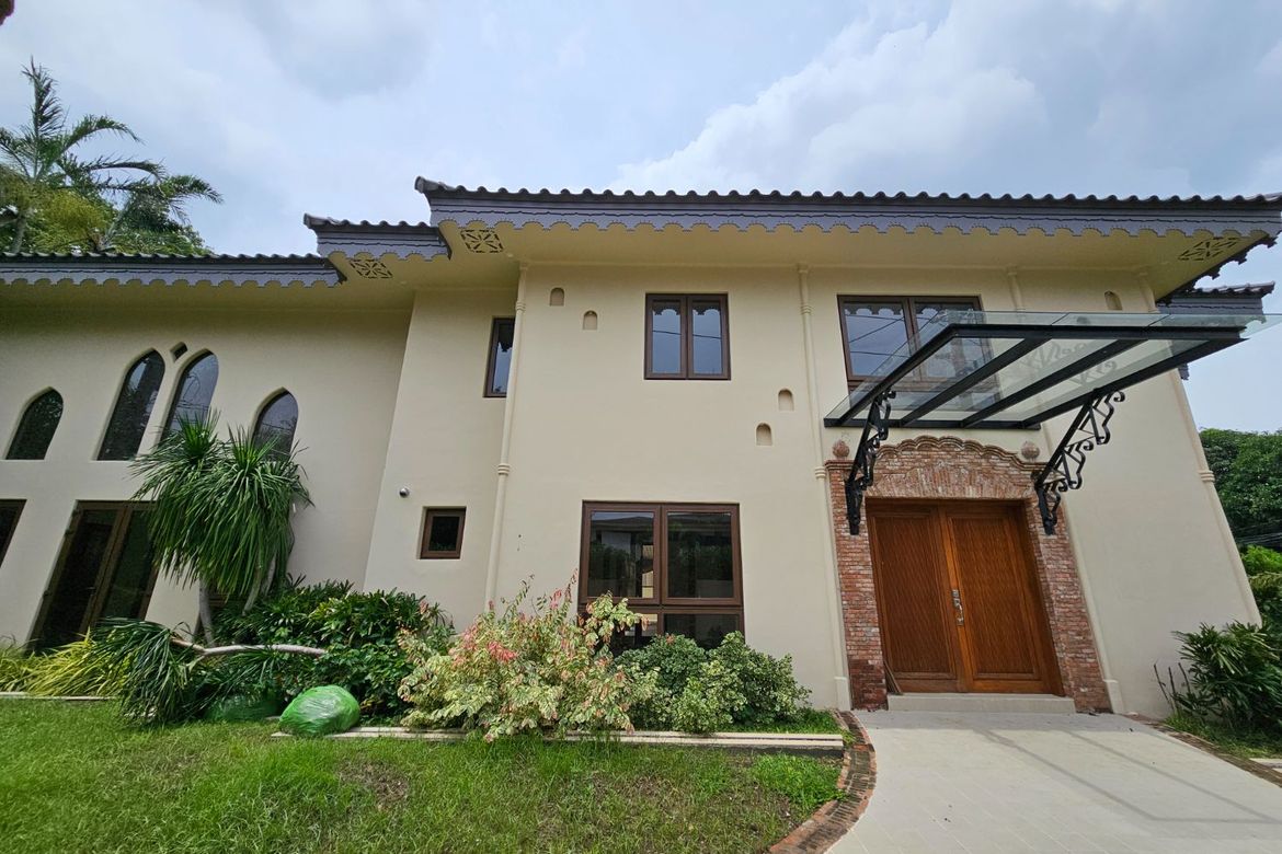 4 Bedroom House for Sale in New Alabang Village, Muntinlupa, Metro Manila