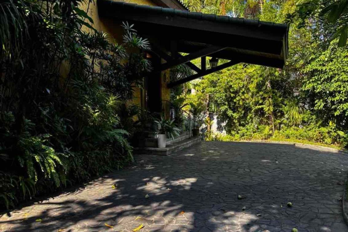 4 Bedroom House for Sale in New Alabang Village, Muntinlupa, Metro Manila