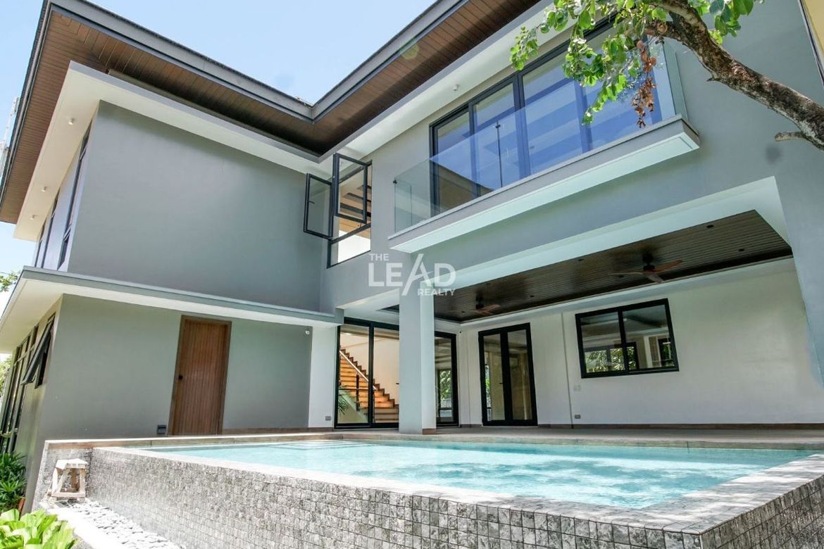 4 Bedroom House for Sale in New Alabang Village, Muntinlupa, Metro Manila