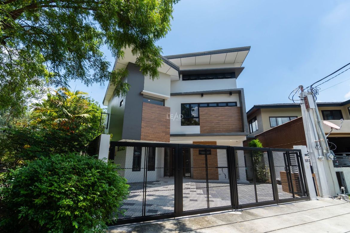 4 Bedroom House for Sale in New Alabang Village, Muntinlupa, Metro Manila