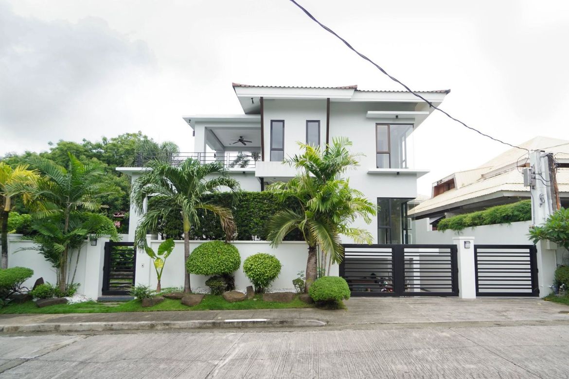 4 Bedroom House for Sale in New Alabang Village, Muntinlupa, Metro Manila