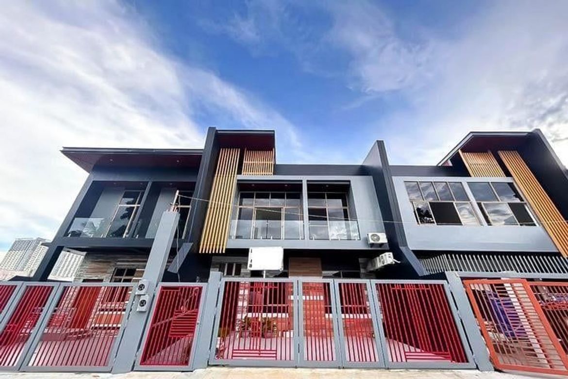 4 Bedroom House for Sale in Pagsabungan, Mandaue, Cebu