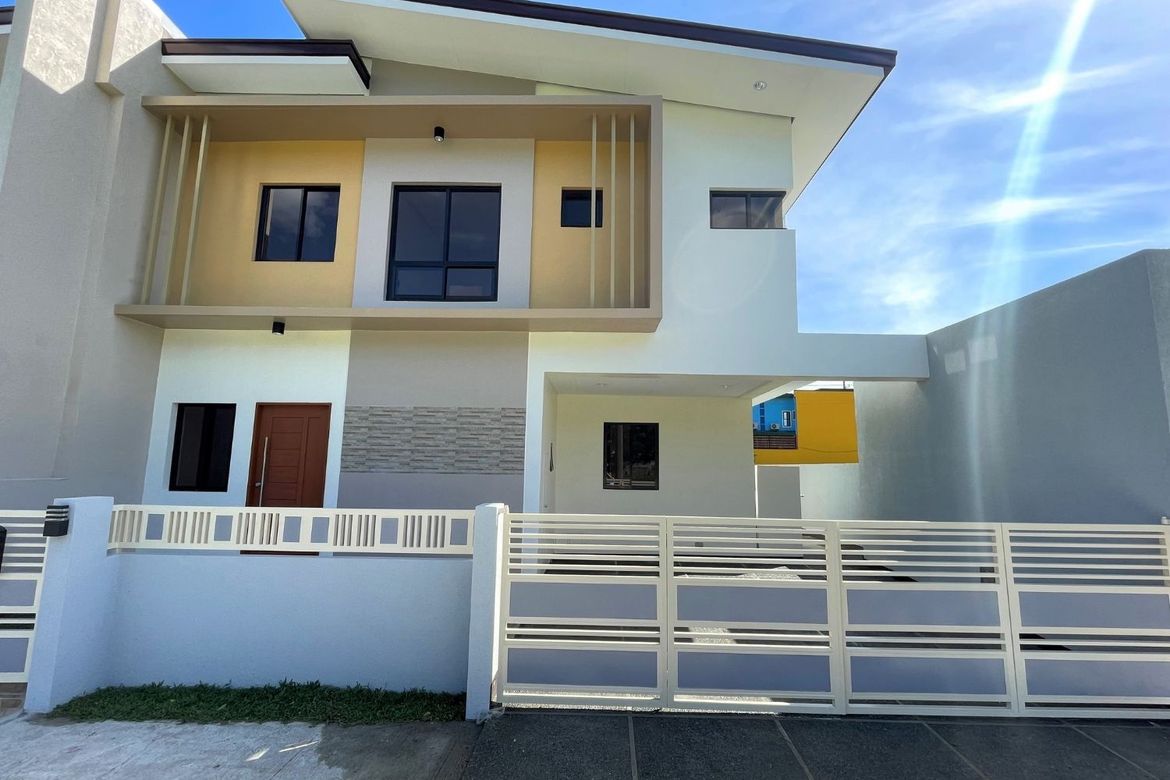 4 Bedroom House for Sale in Paliparan I, Dasmariñas, Cavite