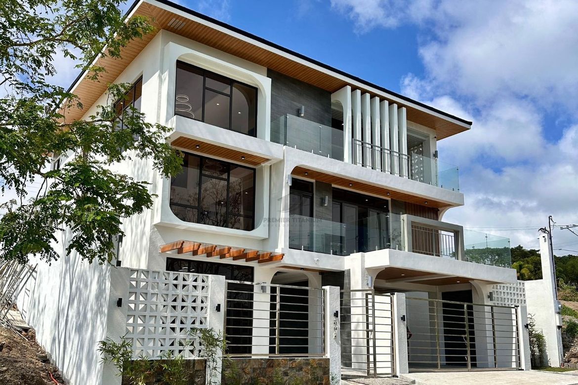 4 Bedroom House for Sale in Paliparan, Laurel, Batangas