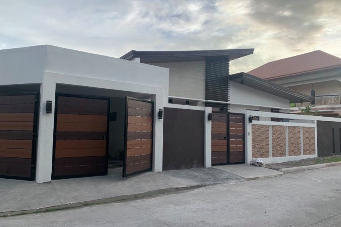4 Bedroom House for Sale in Pampang, Angeles, Pampanga