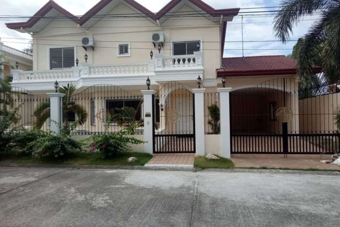 4 Bedroom House for Sale in Pampang, Angeles, Pampanga