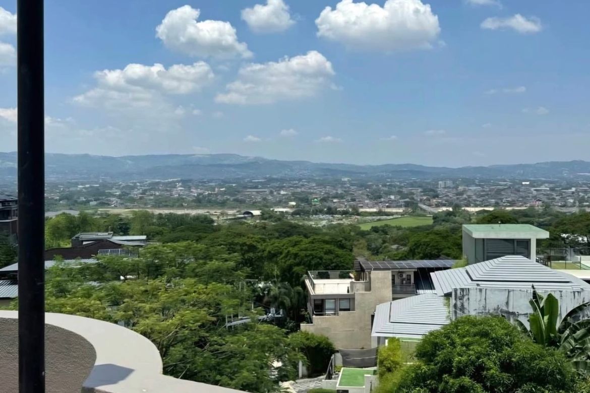 4 Bedroom House for Sale in Pansol, Quezon City, Metro Manila