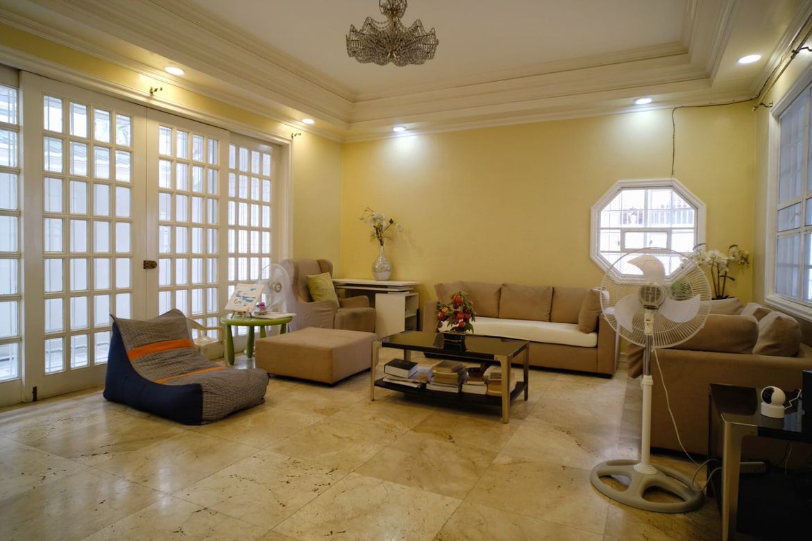 4 Bedroom House for Sale in Pasadeña, San Juan, Metro Manila near LRT-2 Gilmore