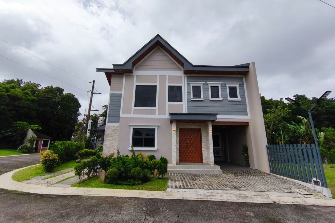 4 Bedroom House for Sale in Patutong Malaki North, Tagaytay, Cavite