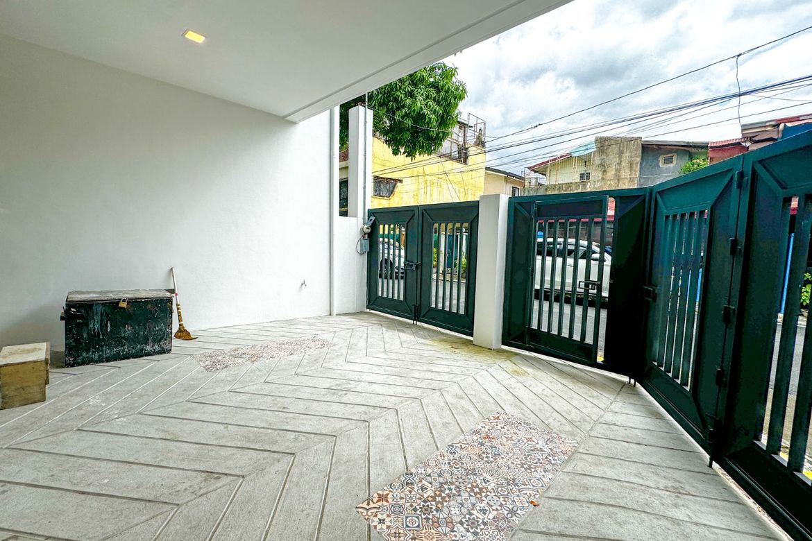 4 Bedroom House for Sale in Pilar, Las Piñas, Metro Manila – photo 2