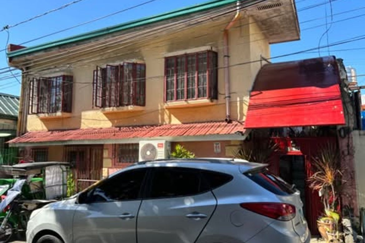 4 Bedroom House for Sale in Pilar, Las Piñas, Metro Manila