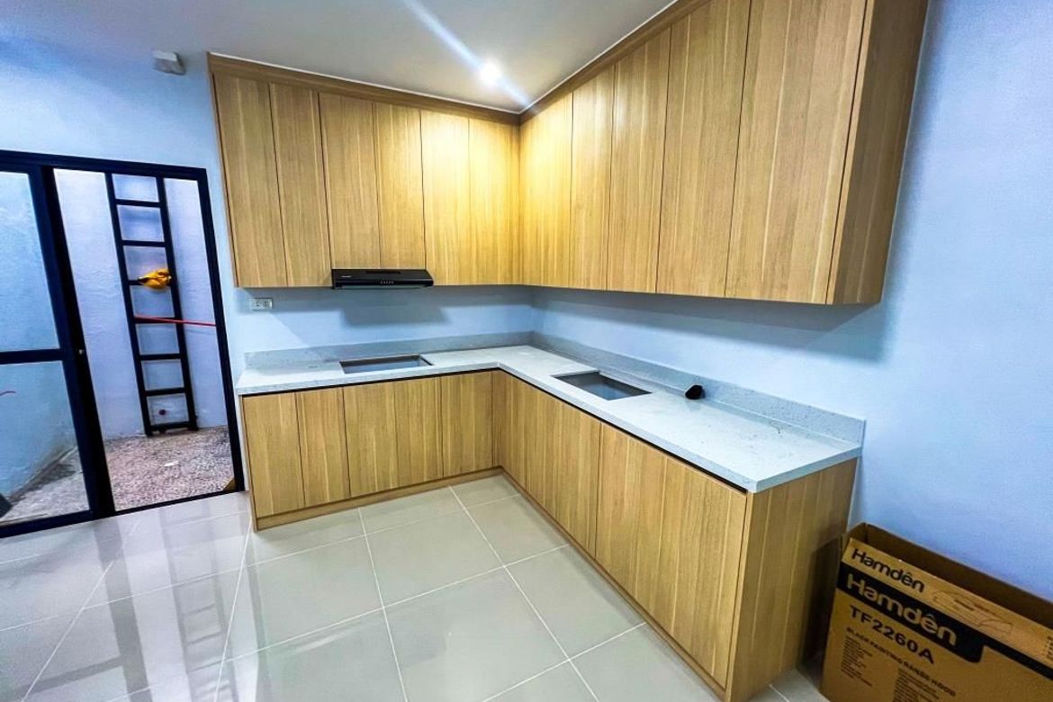 4 Bedroom House for Sale in Pilar, Las Piñas, Metro Manila – photo 5