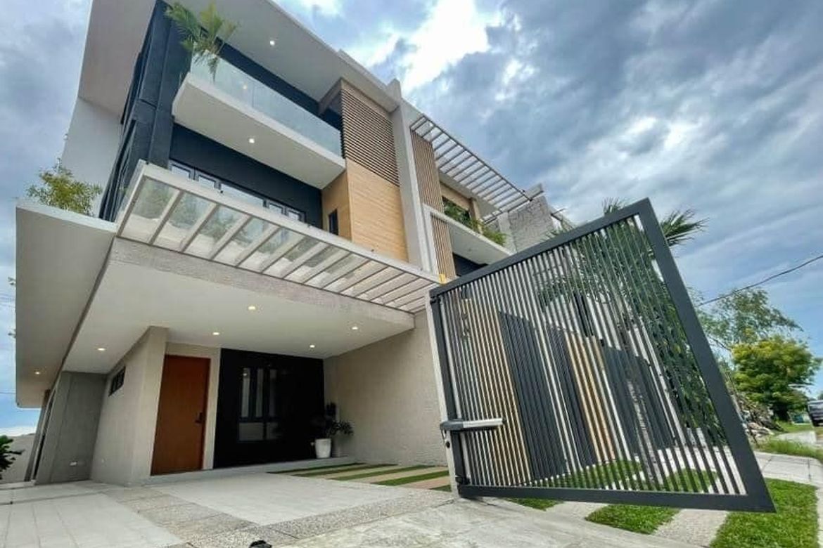 4 Bedroom House for Sale in Pinagsama, Taguig, Metro Manila