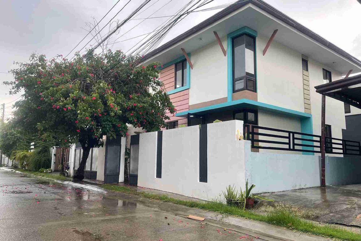4 Bedroom House for Sale in Poblacion, Cordoba, Cebu
