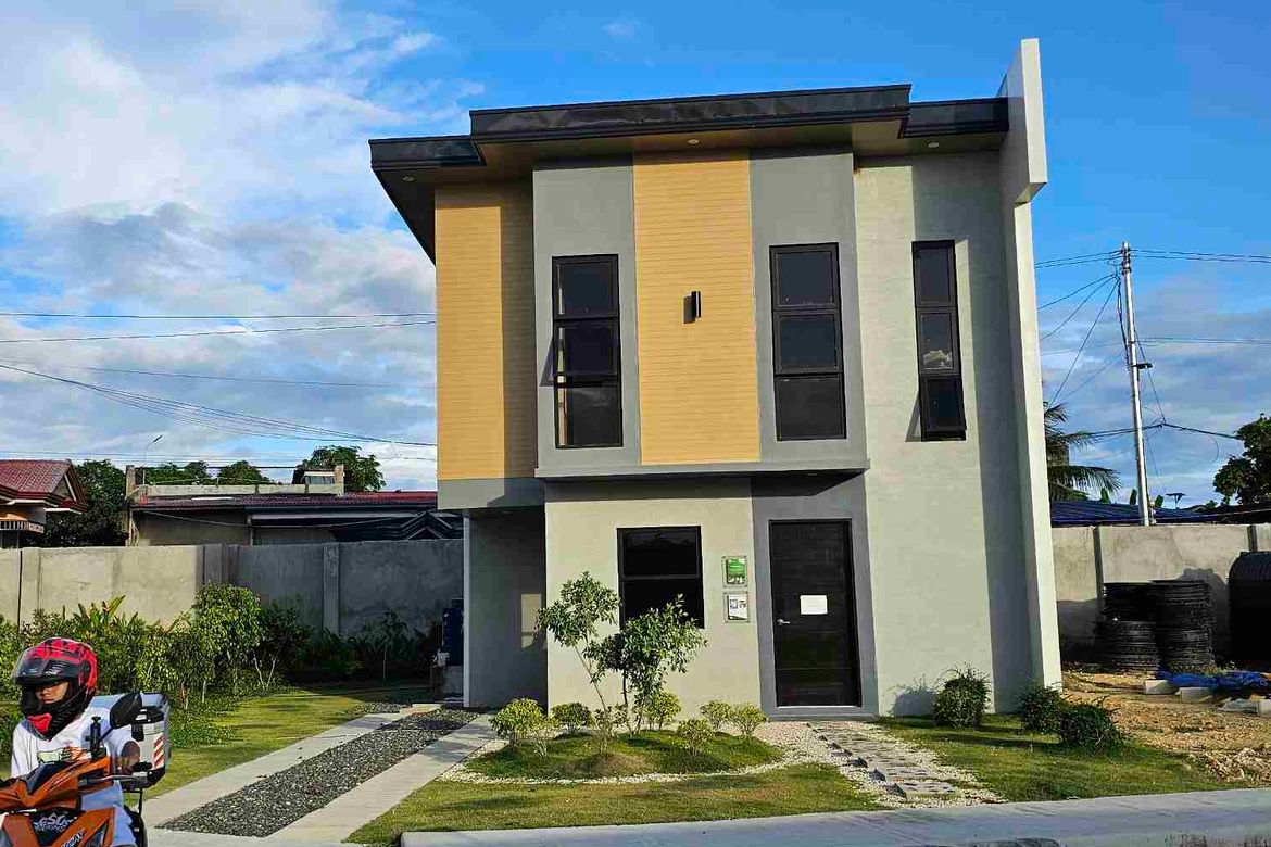 4 Bedroom House for Sale in Poblacion, Liloan, Cebu