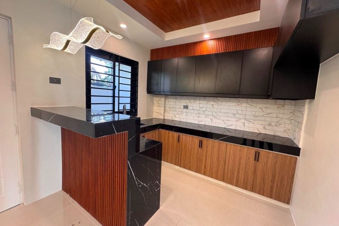 4 Bedroom House for Sale in Poblacion, Muntinlupa, Metro Manila – photo 5