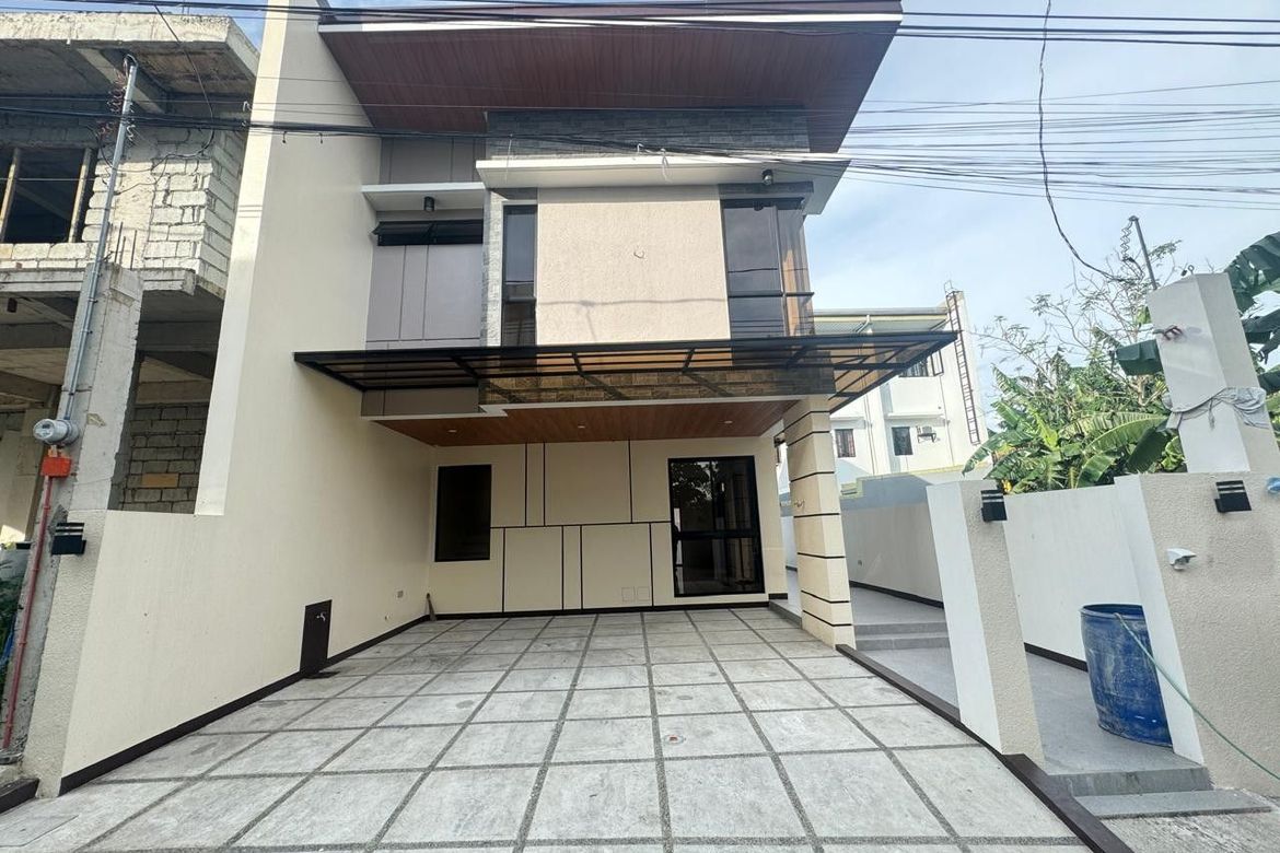 4 Bedroom House for Sale in Poblacion, Muntinlupa, Metro Manila