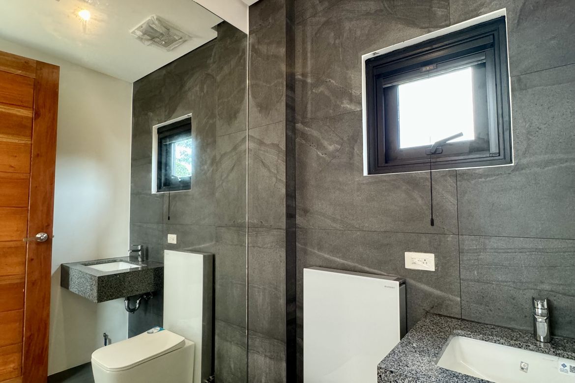 4 Bedroom House for Sale in Portofino Heights, Almanza Dos, Las Piñas, Metro Manila – photo 6