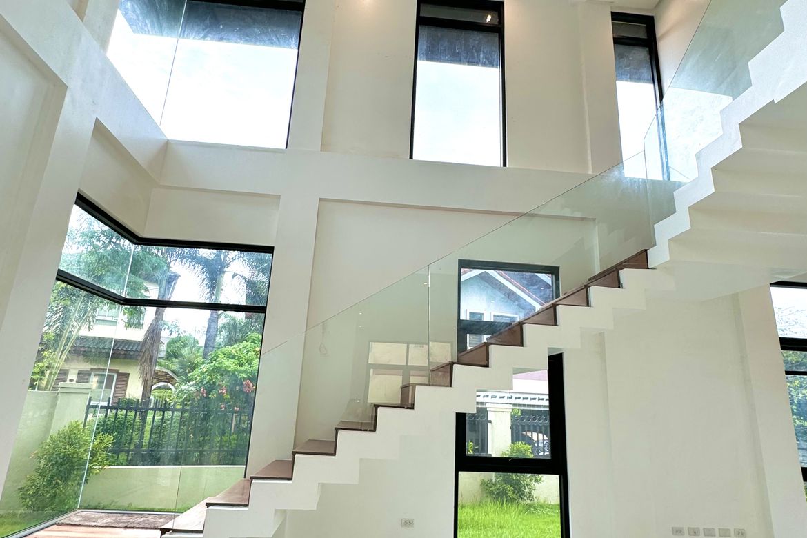 4 Bedroom House for Sale in Portofino Heights, Almanza Dos, Las Piñas, Metro Manila – photo 7